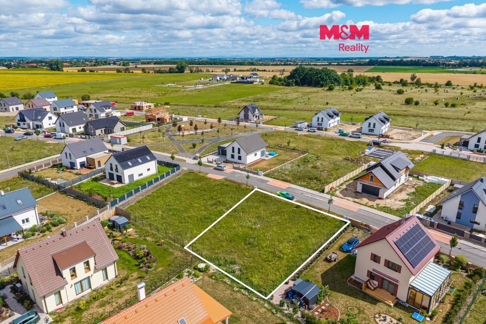 Prodej pozemku 691 m² - foto 1