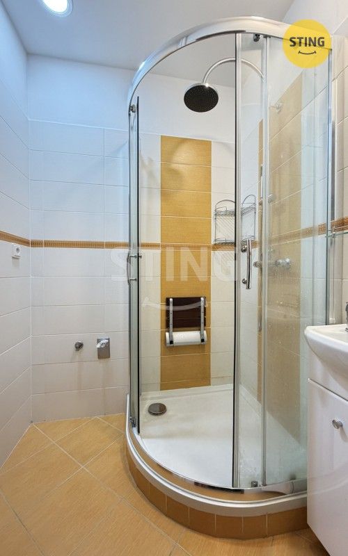 Pronájem bytu 2+1 60 m² - foto 4