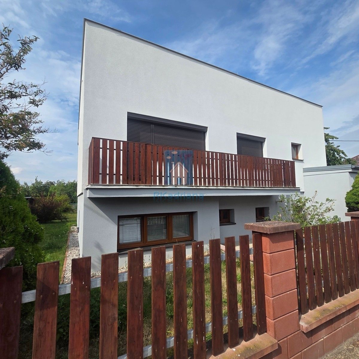 Pronájem bytu 3+1 90 m² - foto 1