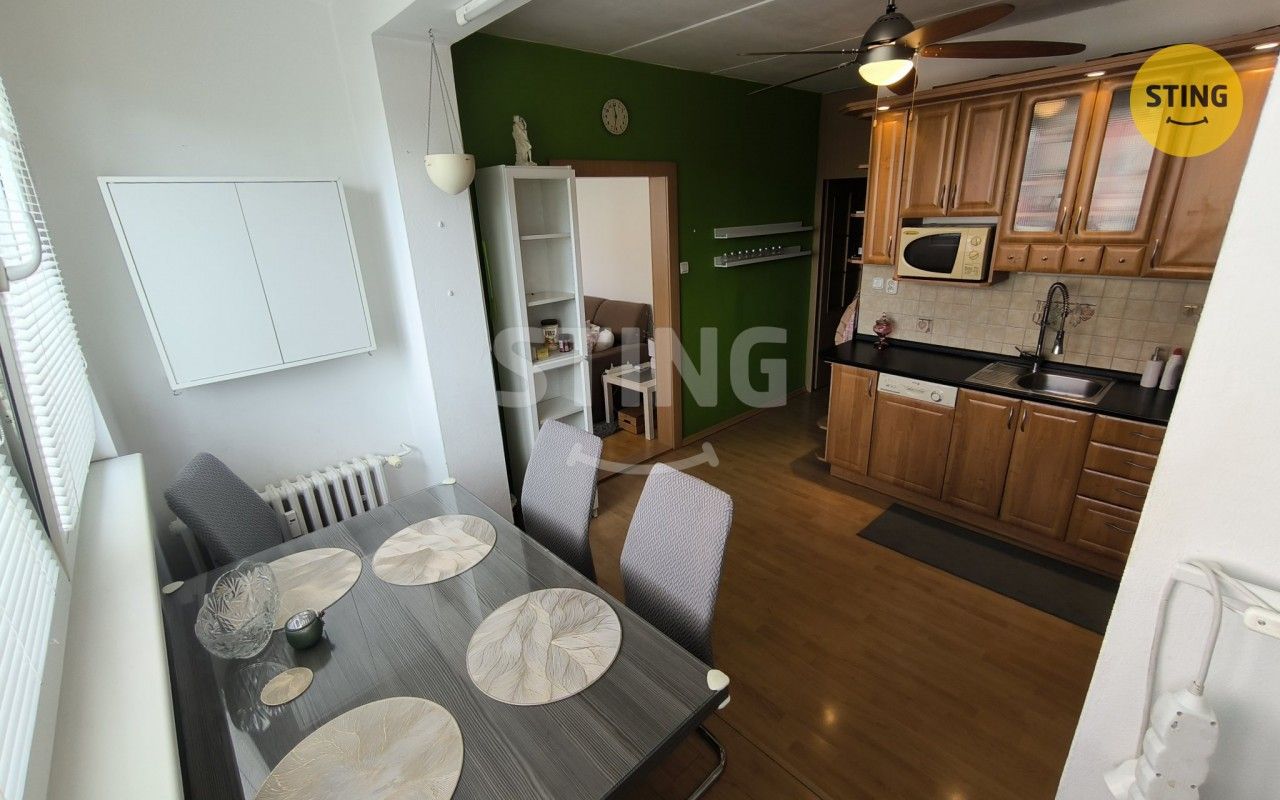 Pronájem bytu 3+1 68 m² - foto 1