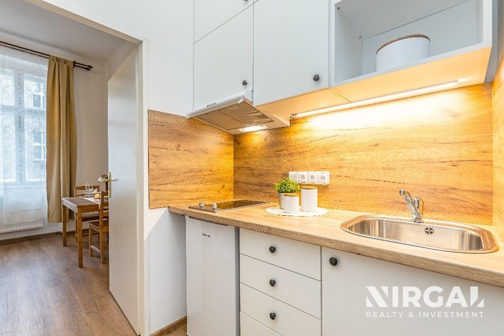 Pronájem bytu 1+kk 19 m² - foto 1