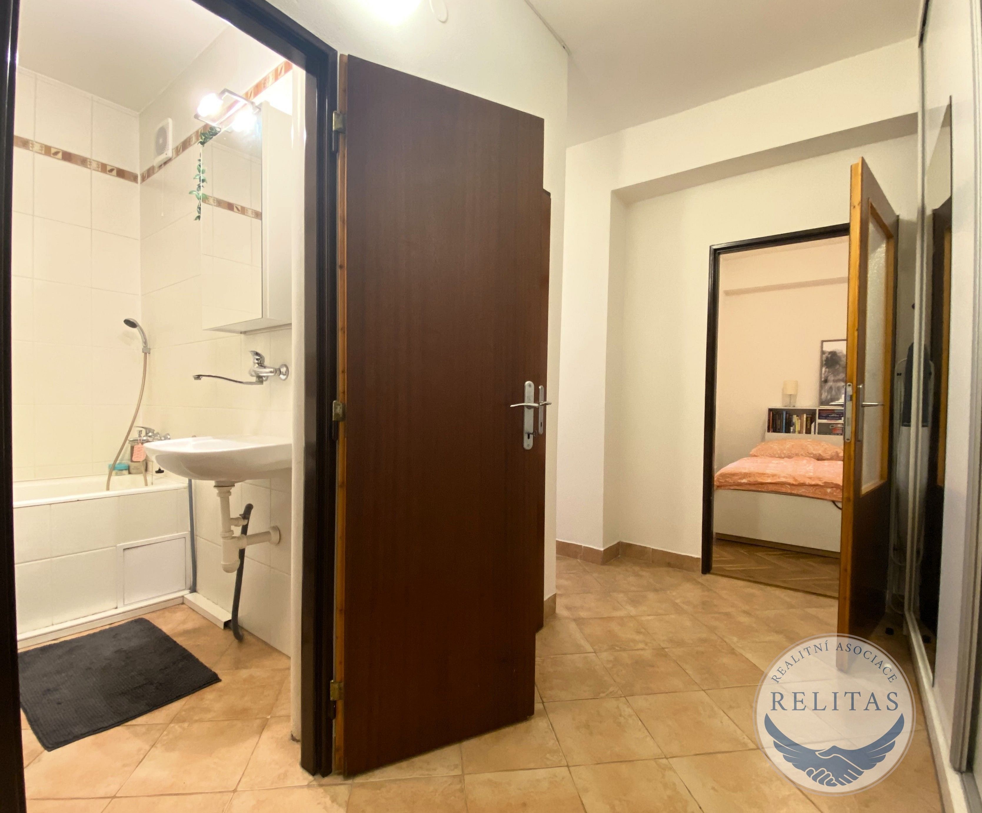 Pronájem bytu 2+1 55 m² - foto 11