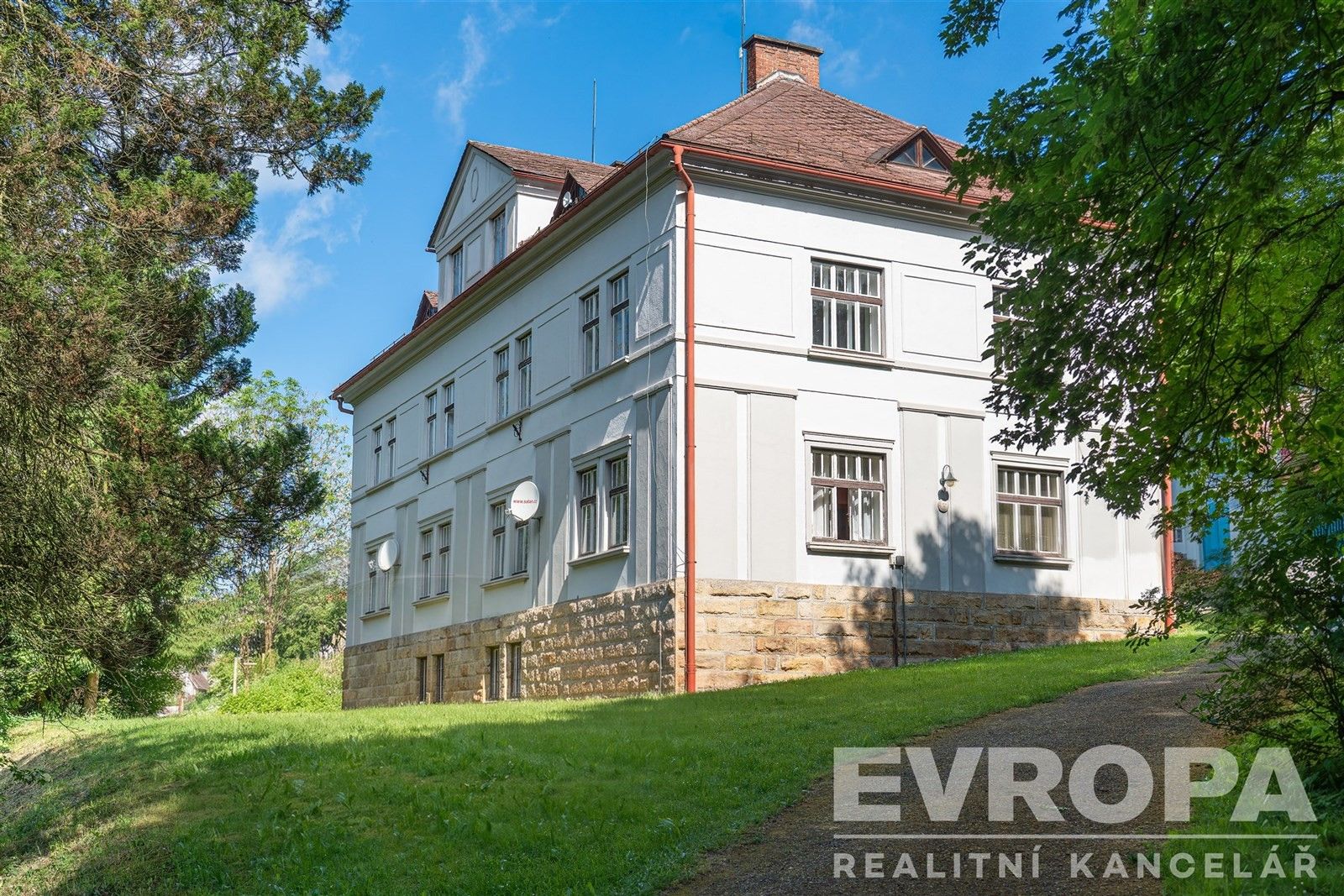 Prodej domu 320 m² - foto 1