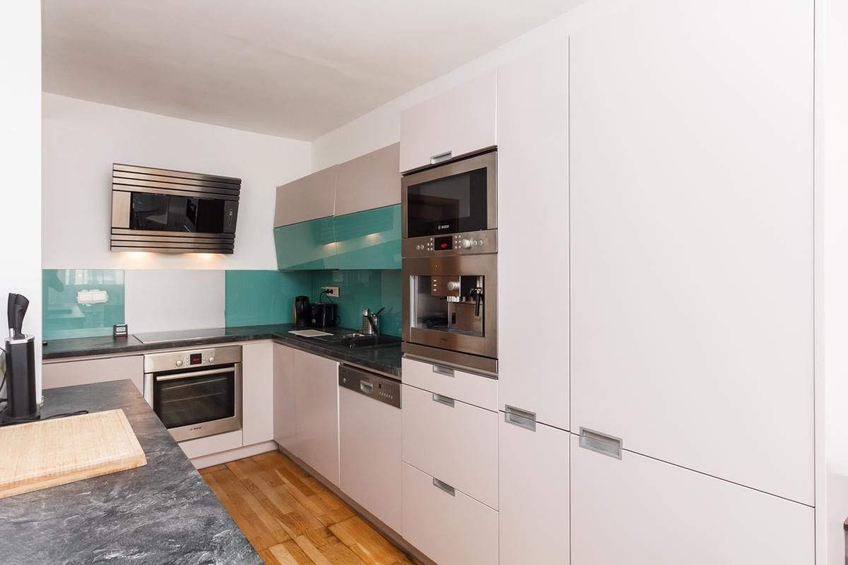Pronájem bytu 5+kk 186 m² - foto 4