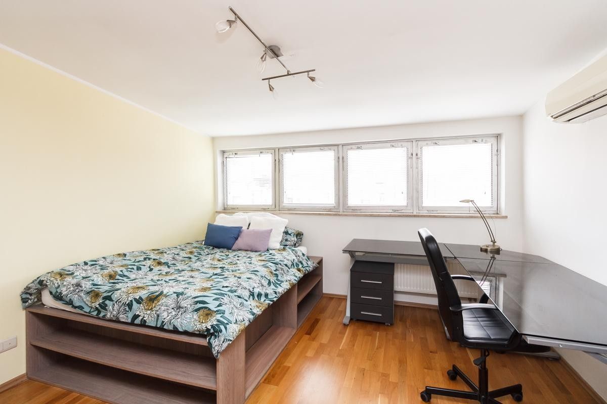 Pronájem bytu 5+kk 186 m² - foto 21