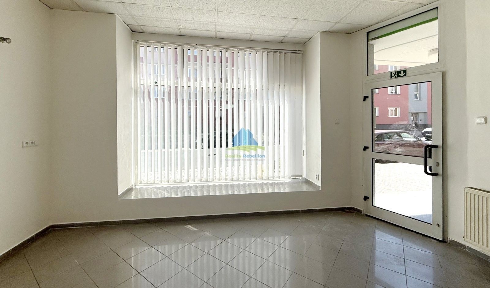 Pronájem komerčního prostoru 32 m² - foto 1