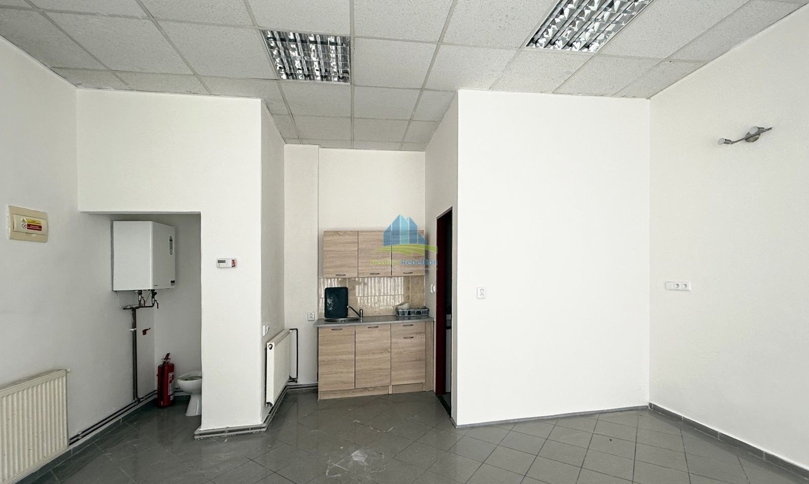 Pronájem komerčního prostoru 32 m² - foto 2