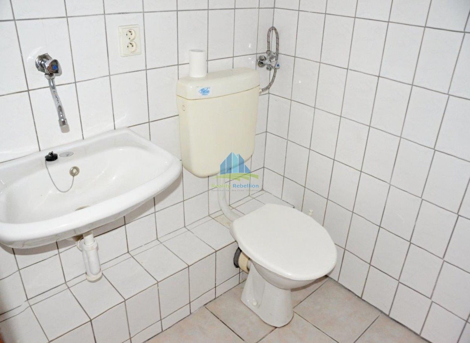Pronájem komerčního prostoru 32 m² - foto 7
