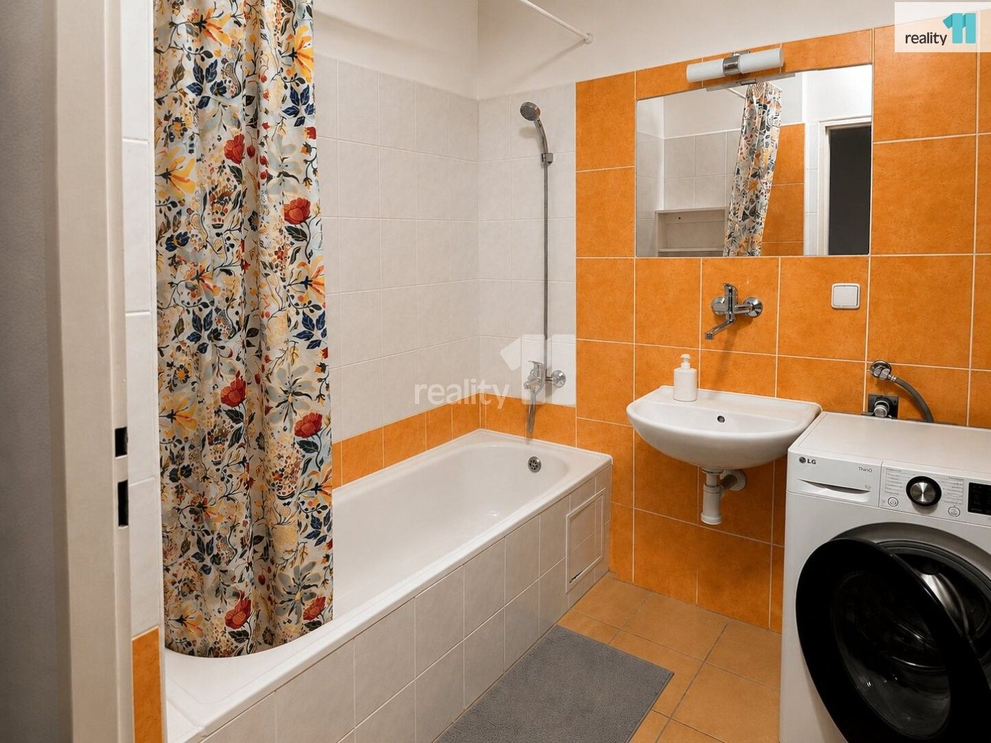 Pronájem bytu 2+1 54 m² - foto 3