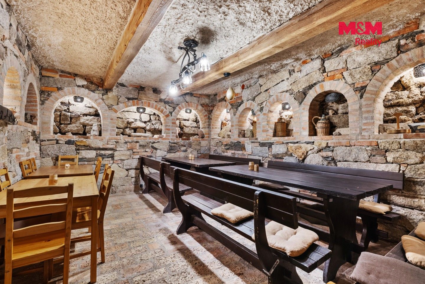 Prodej komerčního prostoru 600 m² - foto 11