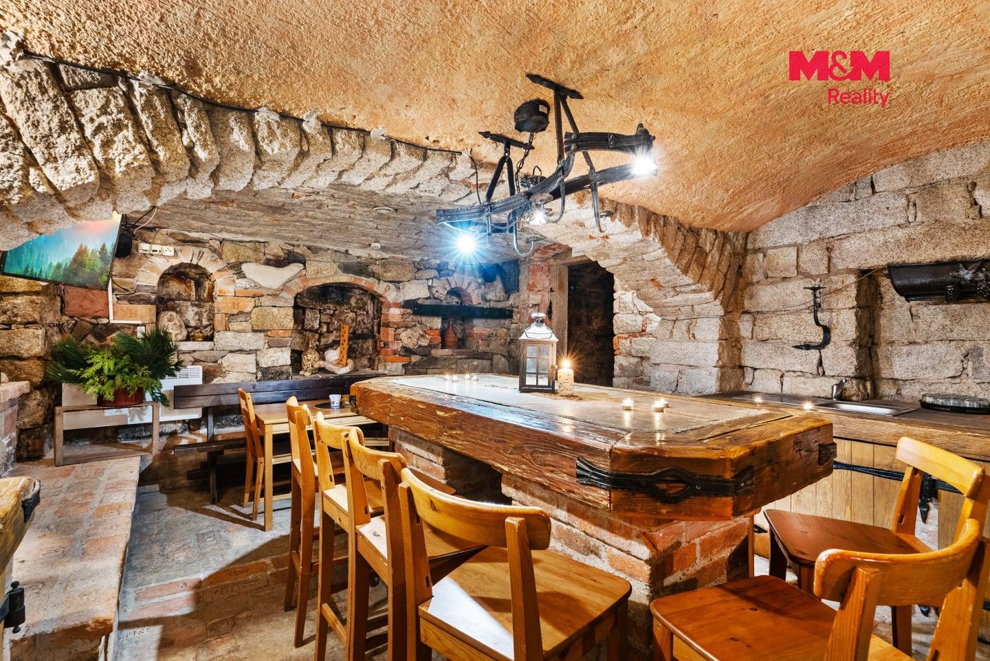 Prodej komerčního prostoru 600 m² - foto 16