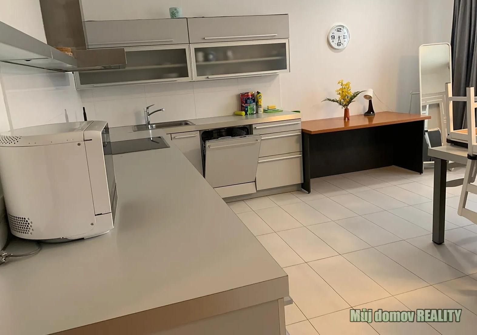 Pronájem bytu 3+kk 73 m² - foto 4