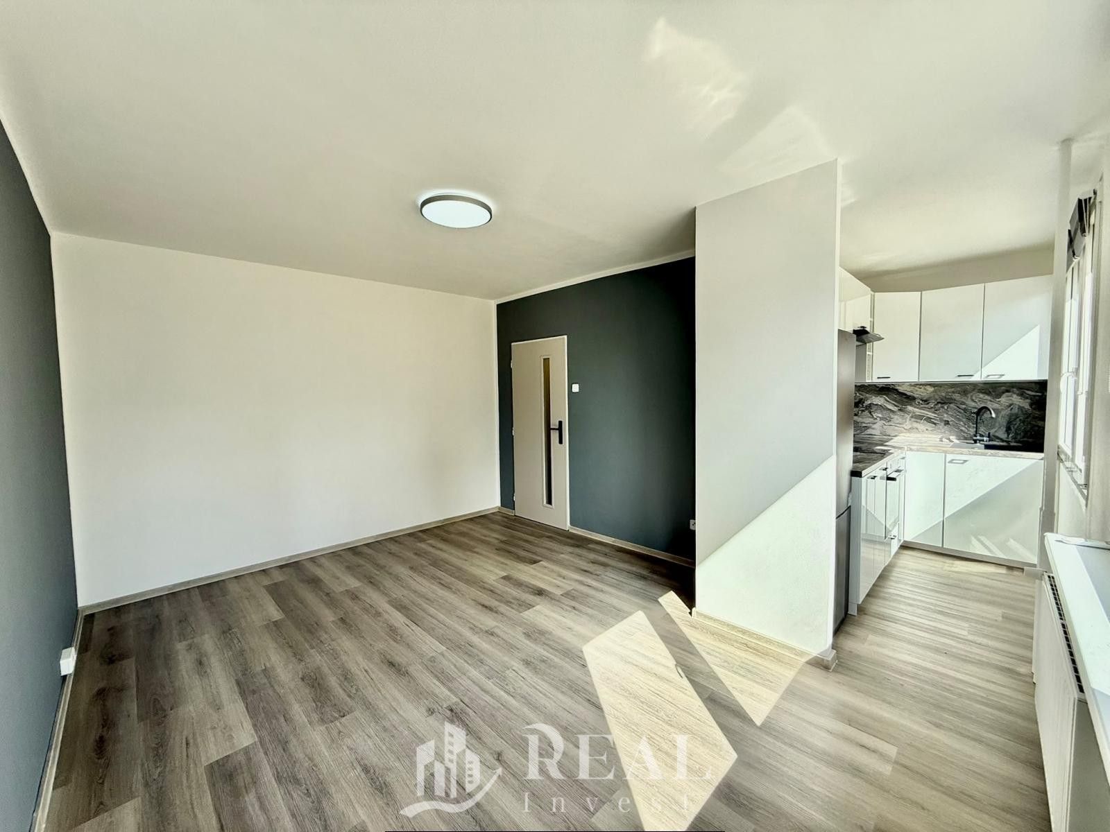 Prodej bytu 1+kk 28 m² - foto 3