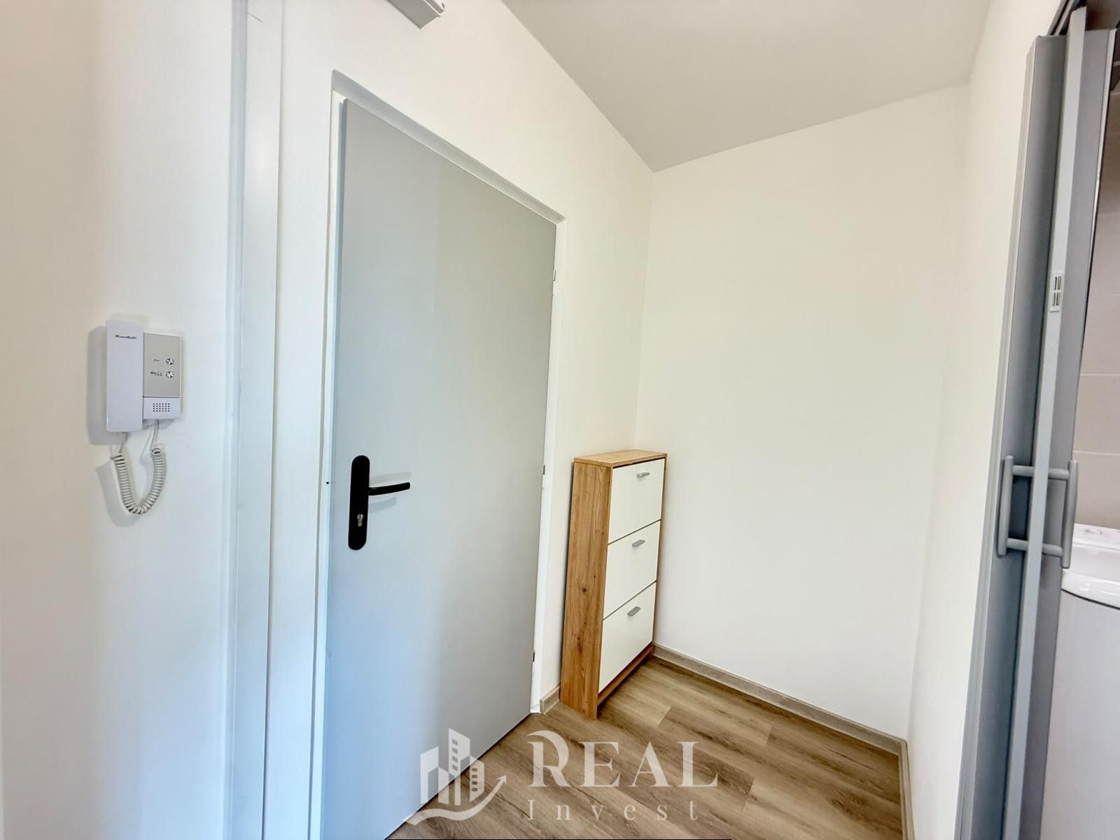 Prodej bytu 1+kk 28 m² - foto 6
