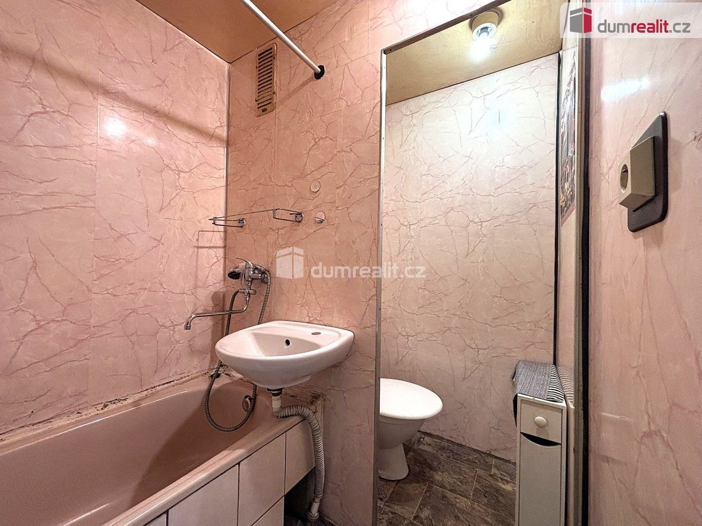 Pronájem bytu 1+1 37 m² - foto 6