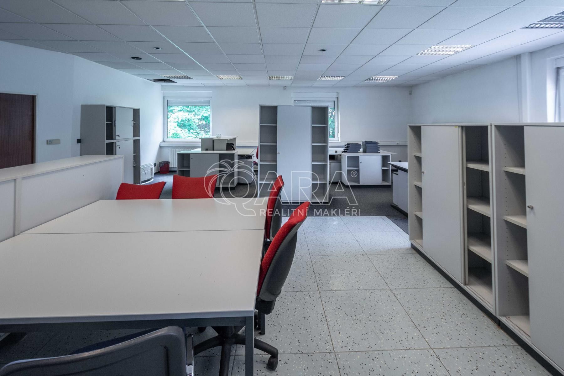 Pronájem komerčního prostoru 201 m² - foto 1