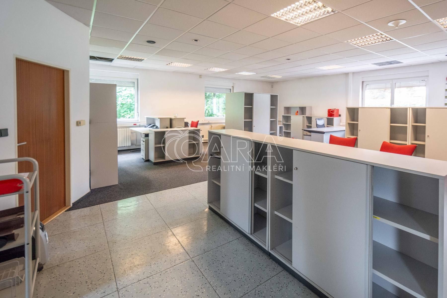 Pronájem komerčního prostoru 201 m² - foto 2