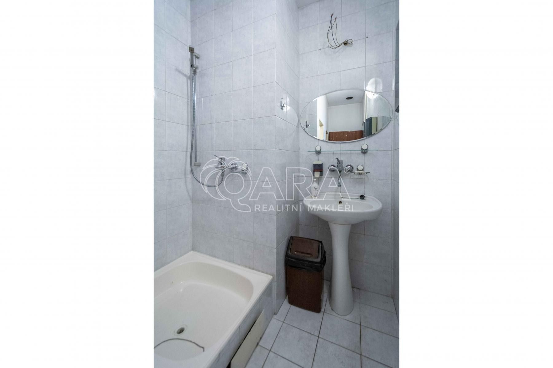 Pronájem komerčního prostoru 201 m² - foto 19