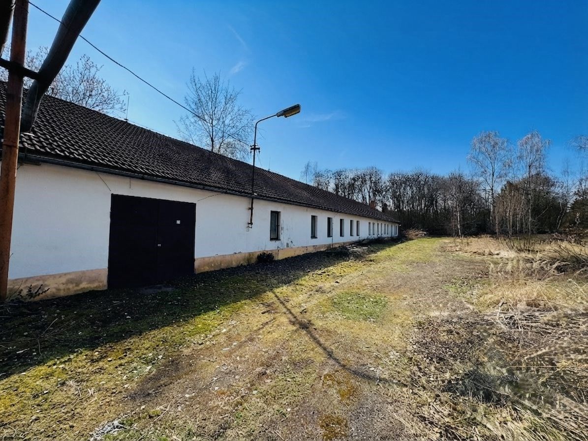 Pronájem komerčního prostoru 511 m² - foto 1