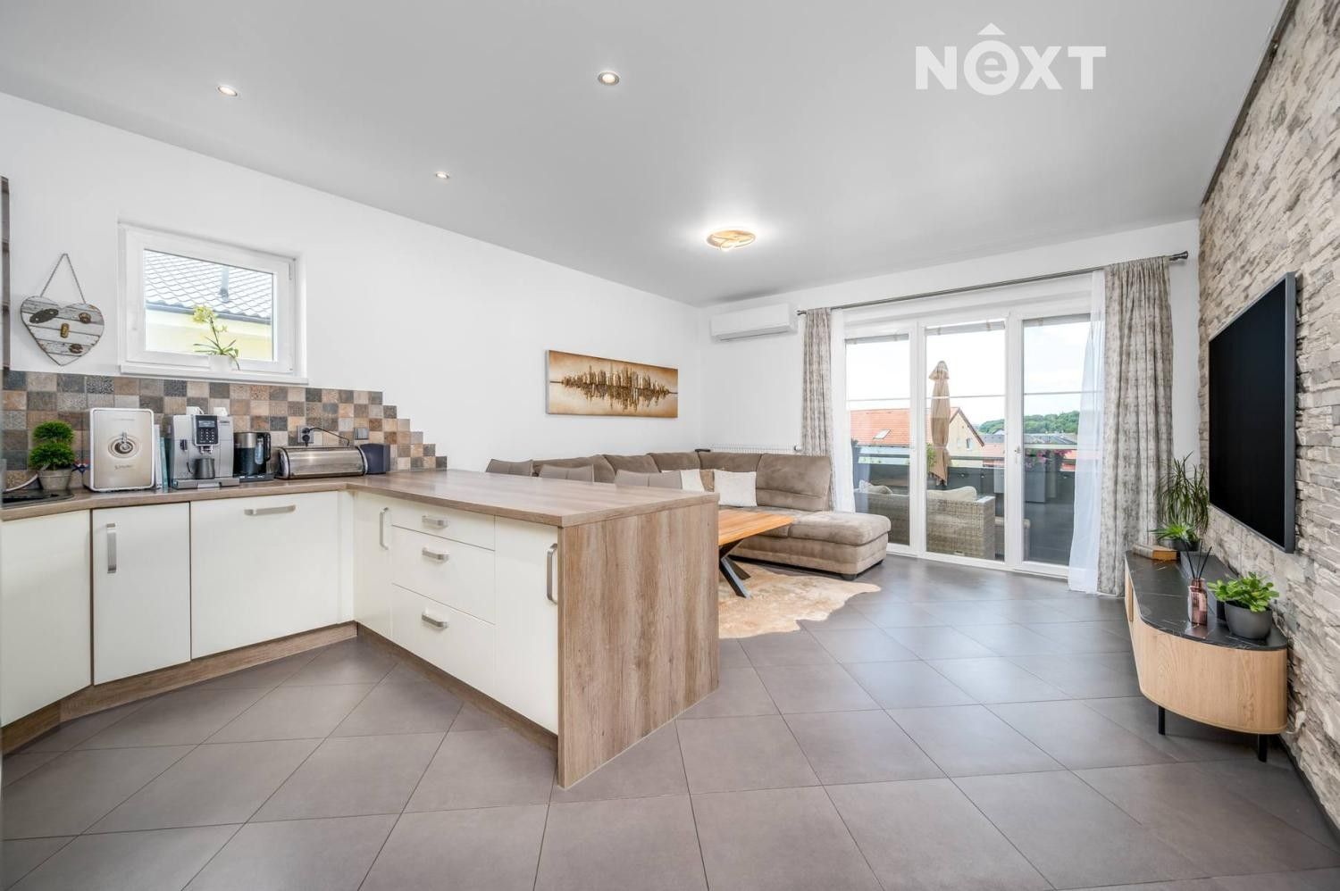 Prodej bytu 3+kk 74 m² - foto 1