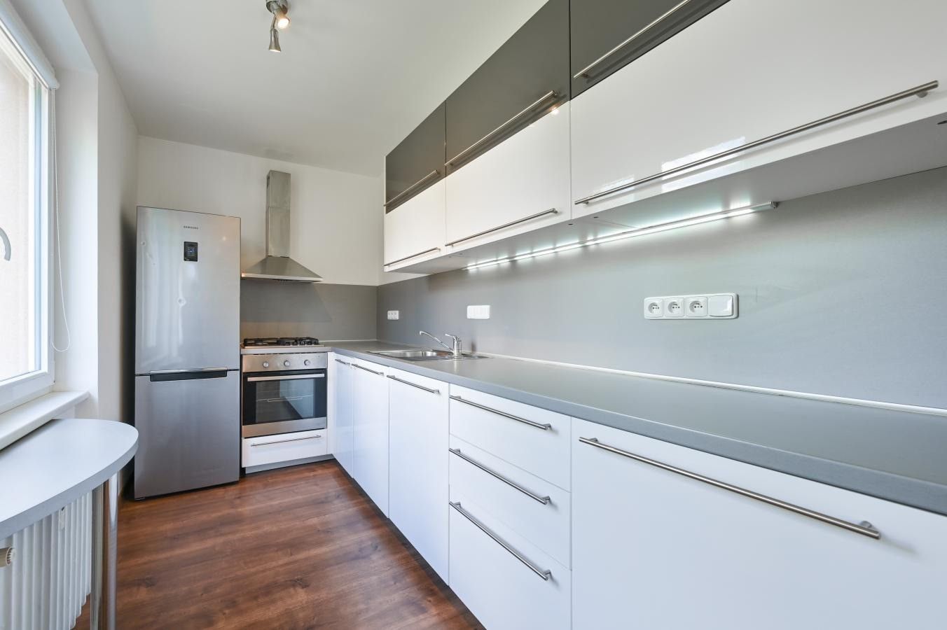 Pronájem bytu 3+kk 63 m² - foto 1