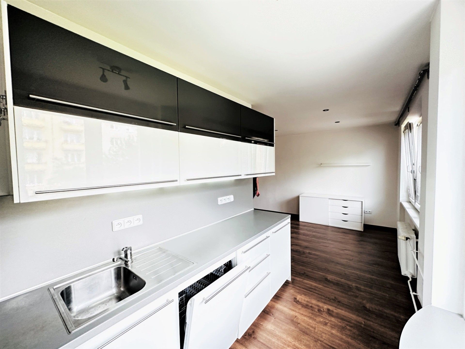 Pronájem bytu 3+kk 63 m² - foto 3