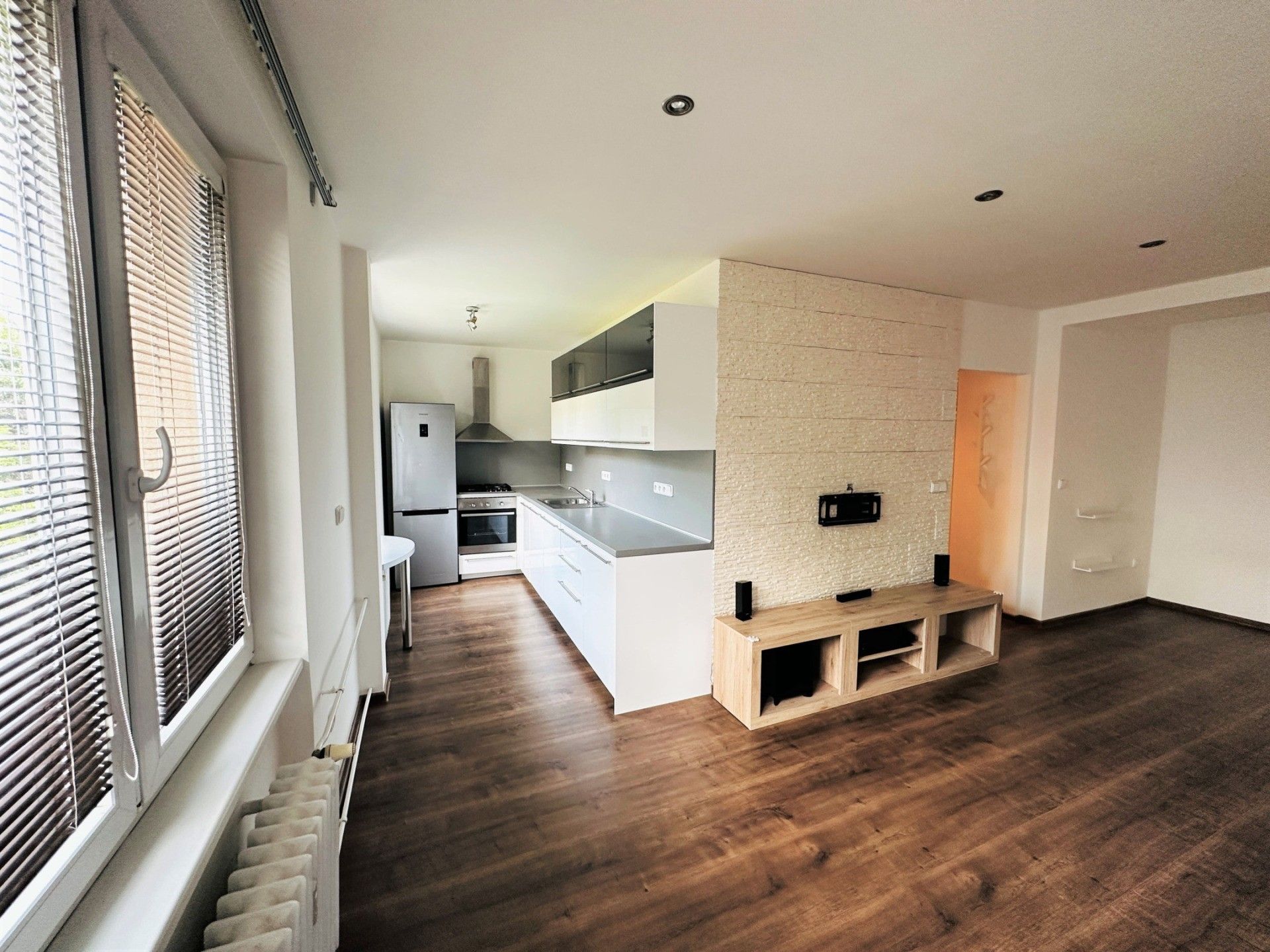 Pronájem bytu 3+kk 63 m² - foto 4