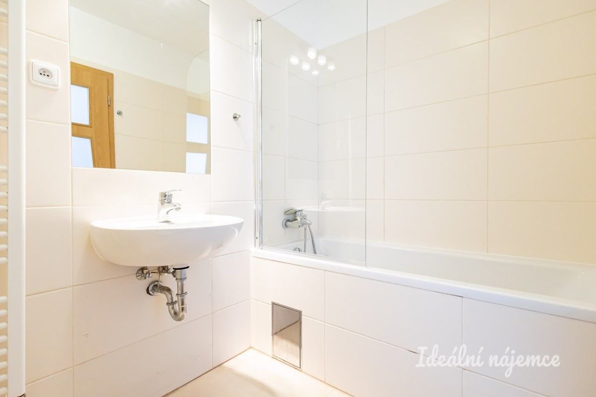 Pronájem bytu 2+kk 64 m² - foto 8