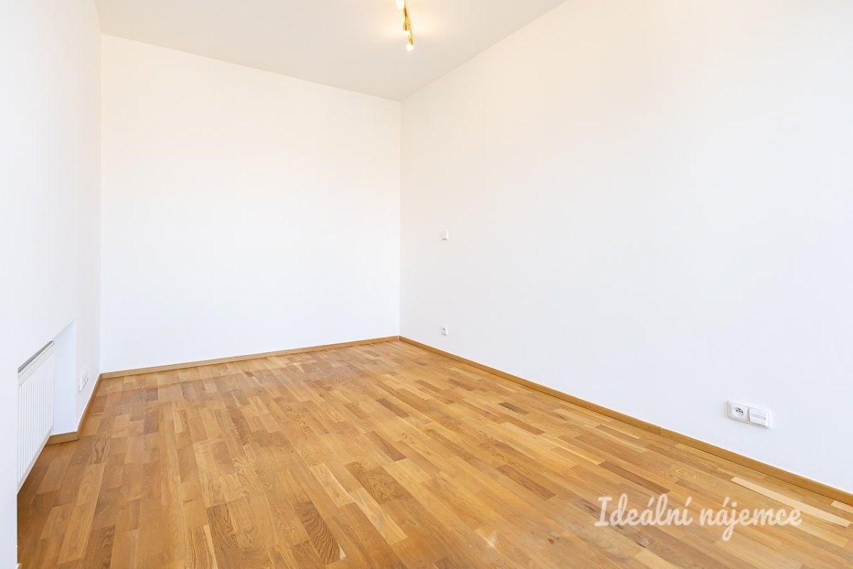 Pronájem bytu 2+kk 64 m² - foto 9