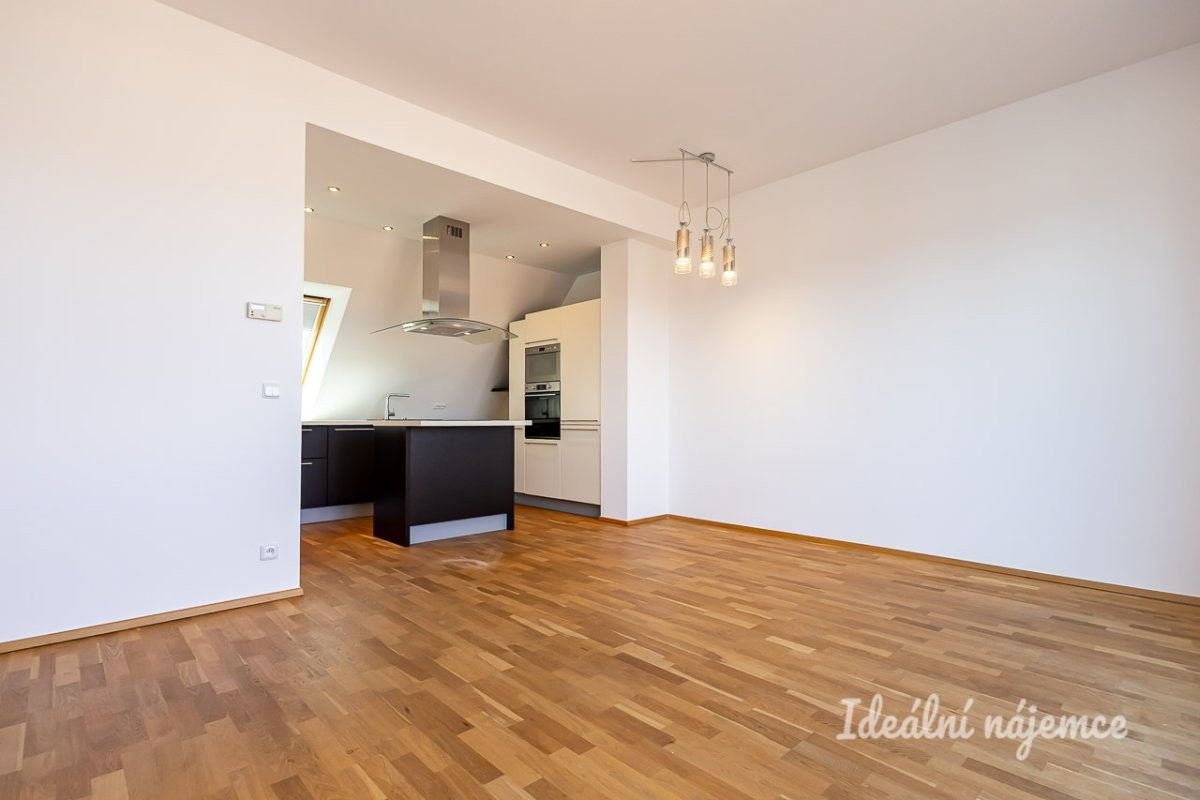 Pronájem bytu 2+kk 64 m² - foto 11