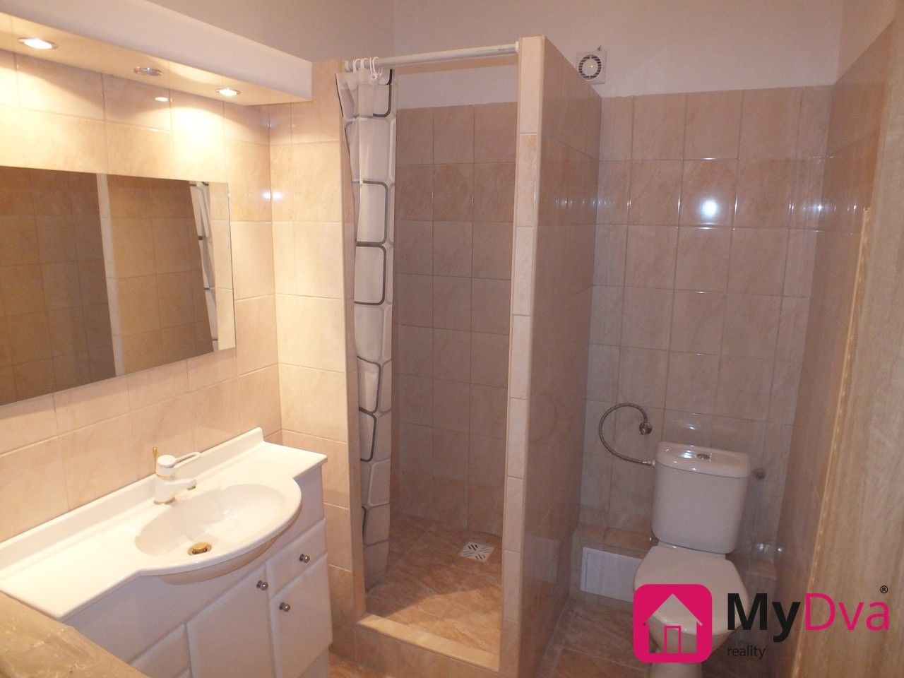 Pronájem bytu 1+1 38 m² - foto 4