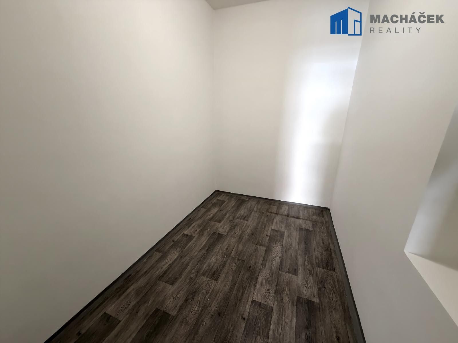 Pronájem bytu 1+kk 52 m² - foto 7