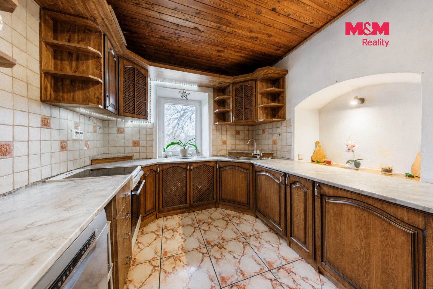 Prodej nemovitosti 225 m² - foto 6