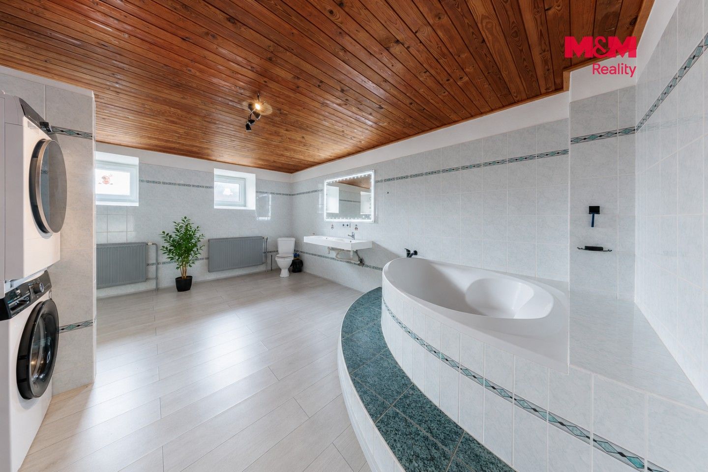 Prodej nemovitosti 225 m² - foto 8