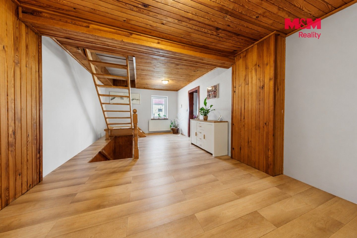 Prodej nemovitosti 225 m² - foto 12