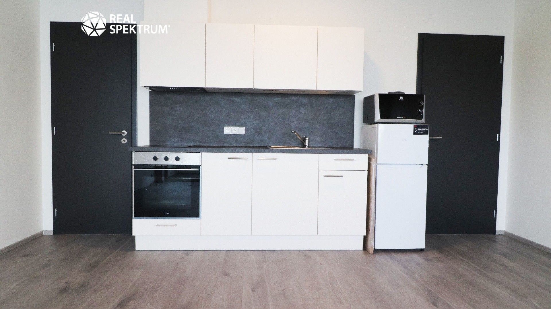 Pronájem bytu 1+kk 39 m² - foto 1