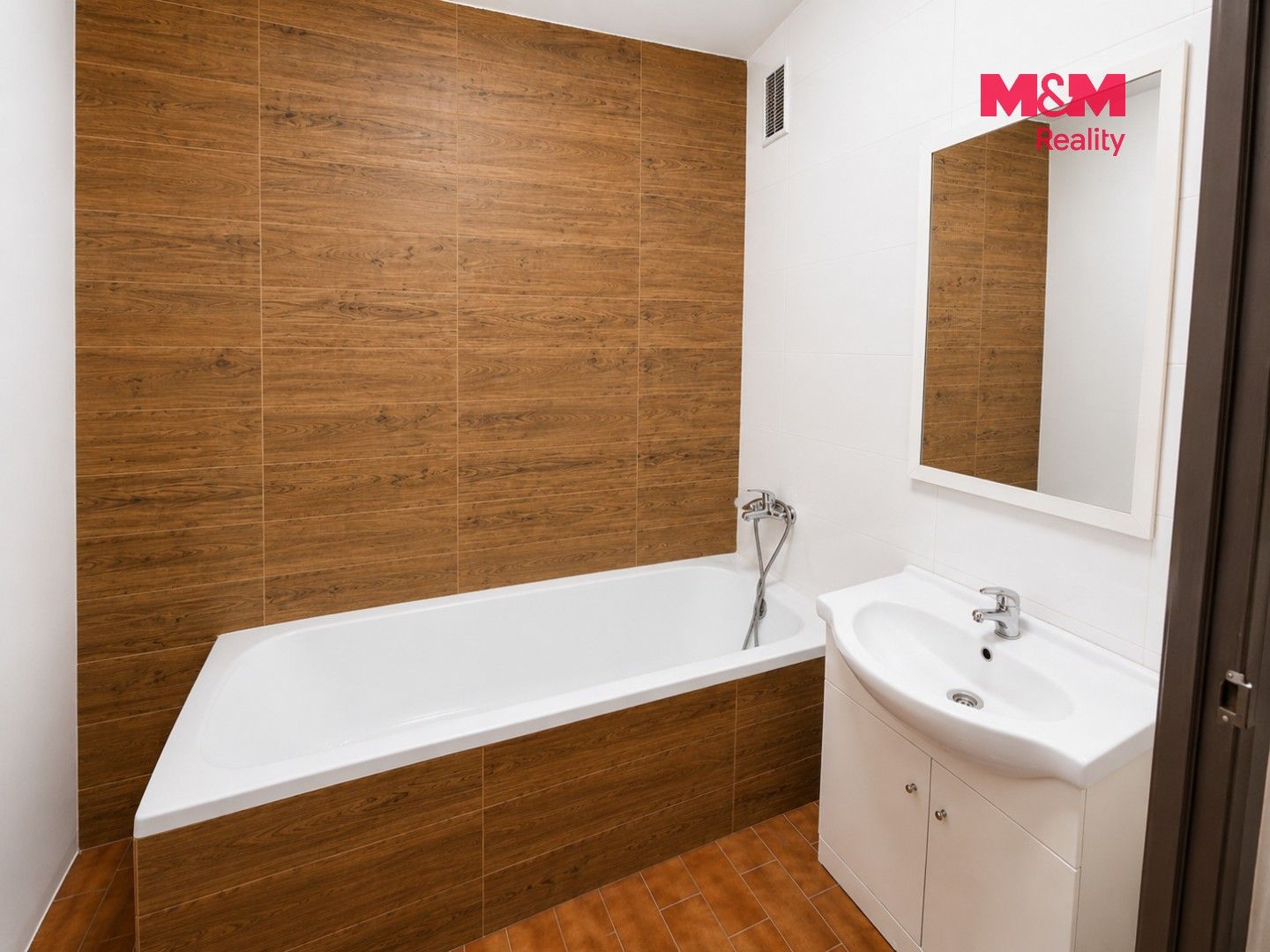 Pronájem bytu 2+1 53 m² - foto 3
