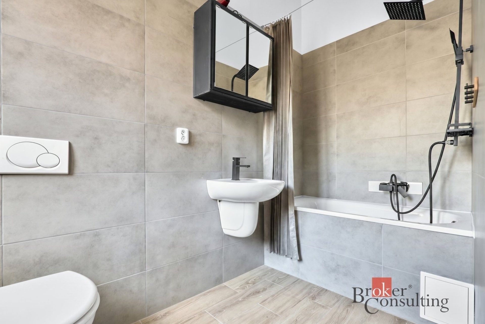 Prodej komerčního prostoru 750 m² - foto 9