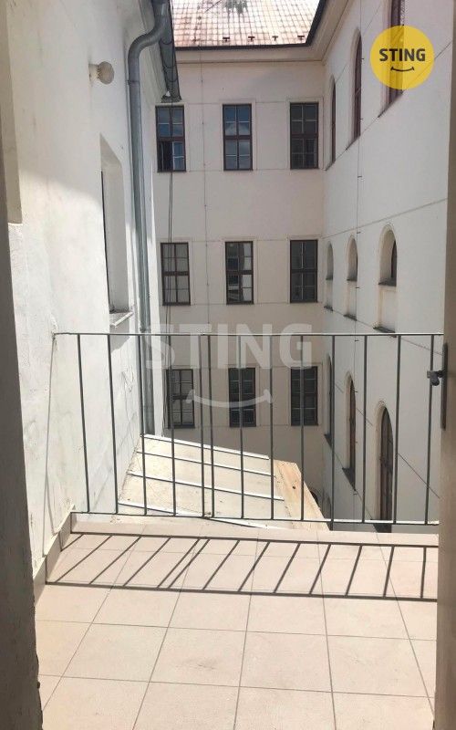 Pronájem bytu 5+1 157 m² - foto 10