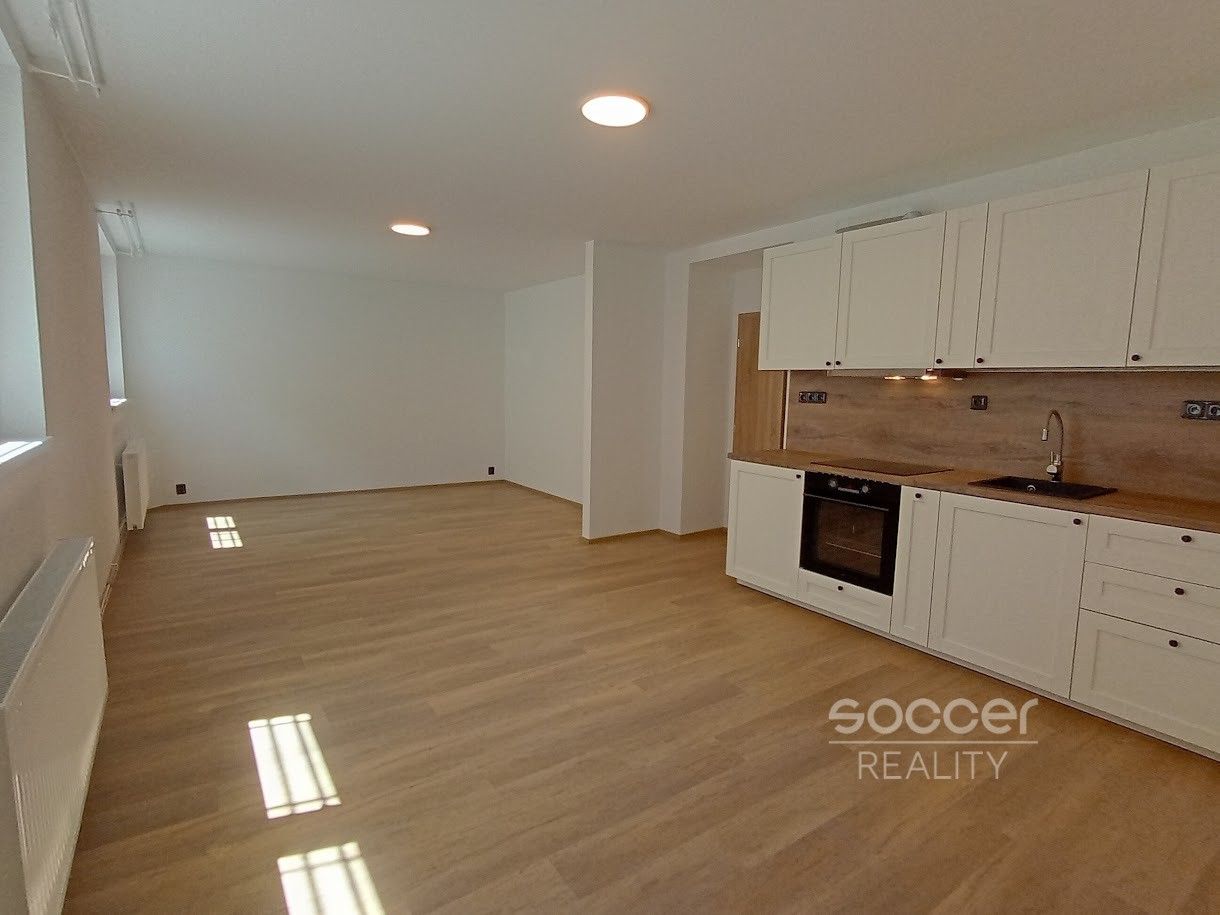 Pronájem bytu 2+kk 71 m² - foto 1
