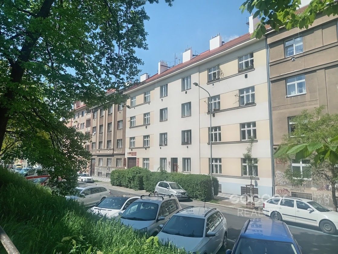 Pronájem bytu 2+kk 71 m² - foto 3