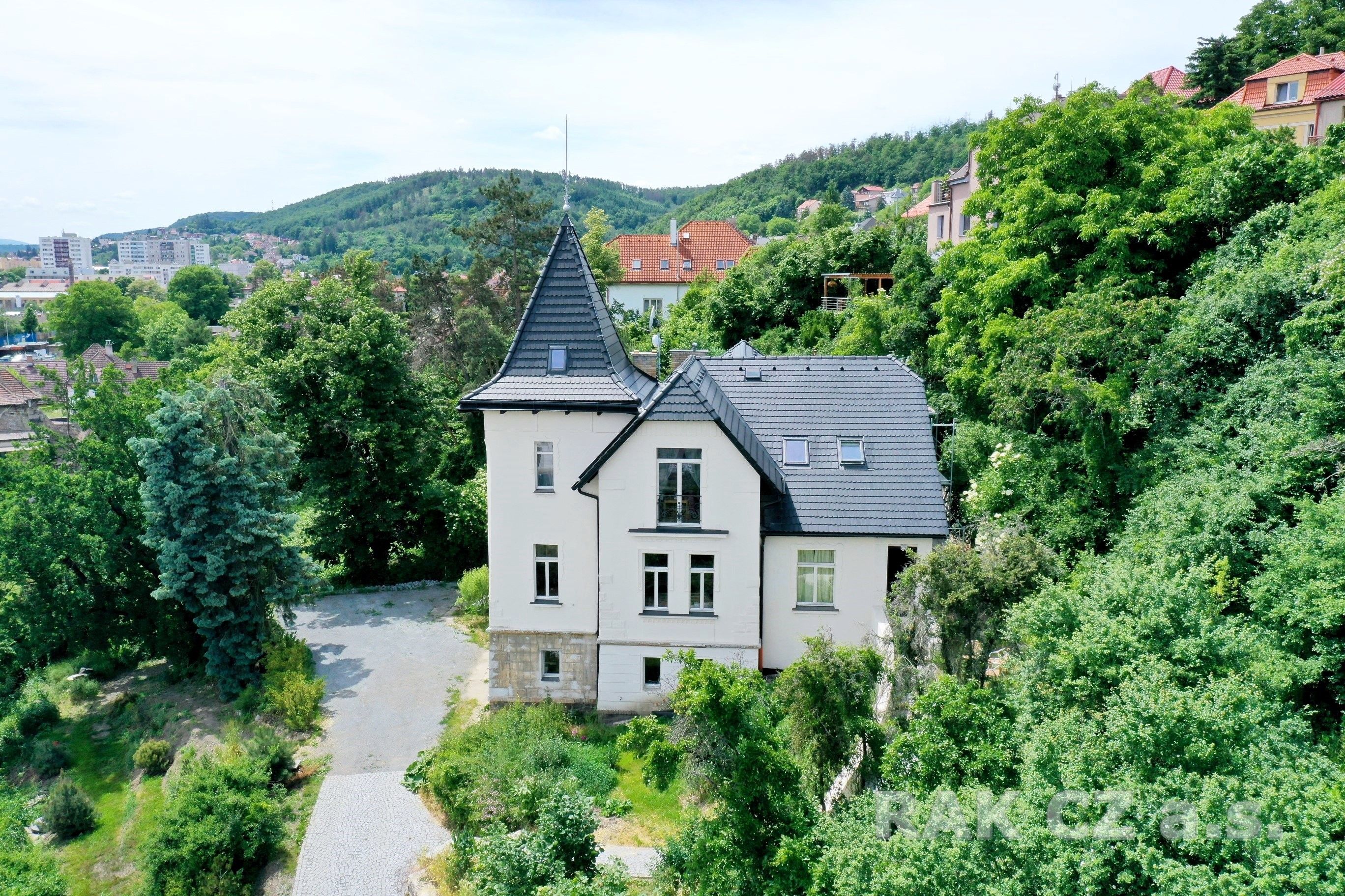 Prodej domu 338 m² - foto 1
