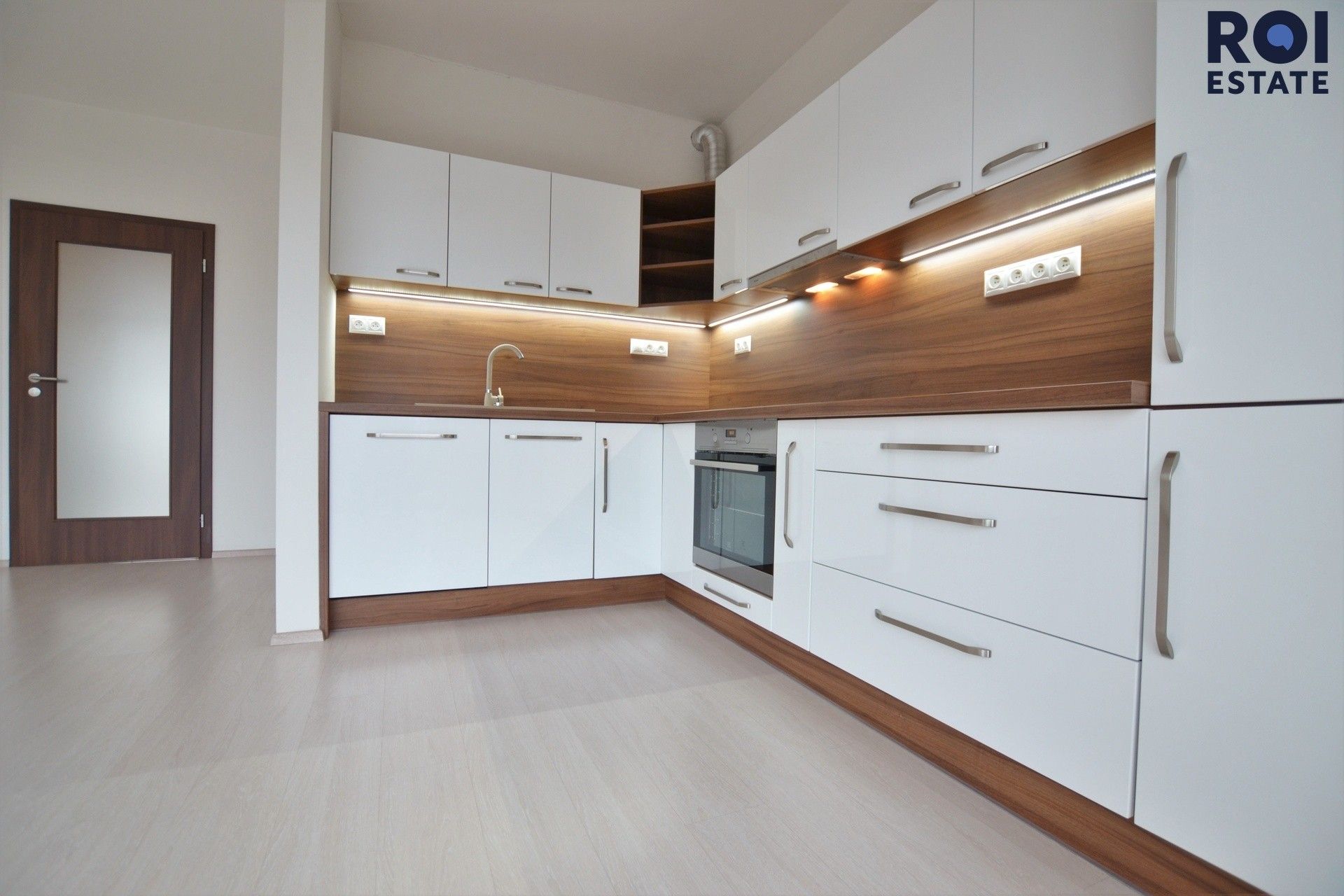 Pronájem bytu 3+kk 77 m² - foto 11