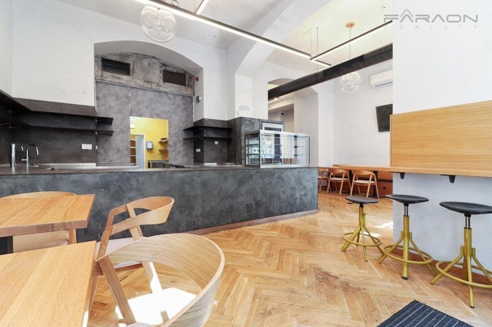 Pronájem komerčního prostoru 137 m² - foto 3