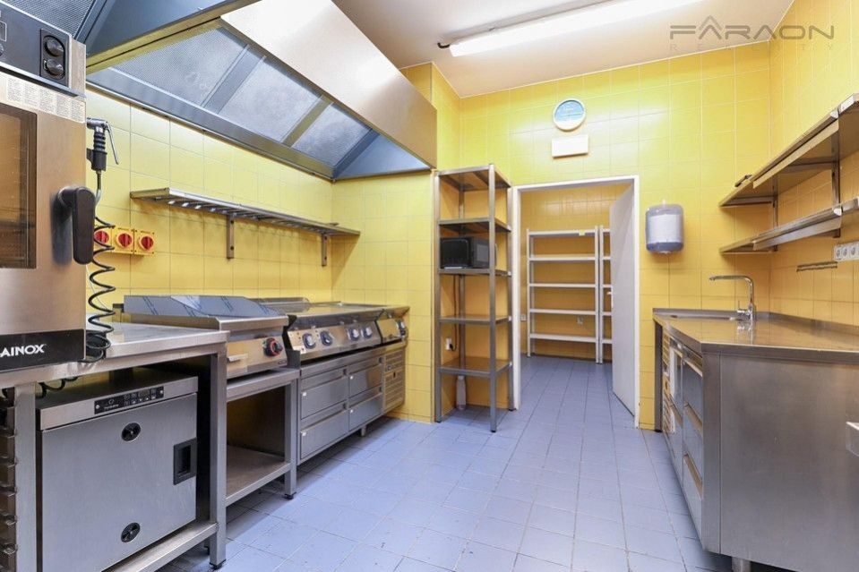 Pronájem komerčního prostoru 137 m² - foto 9