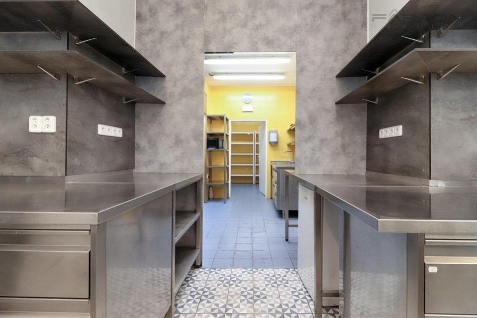 Pronájem komerčního prostoru 137 m² - foto 10