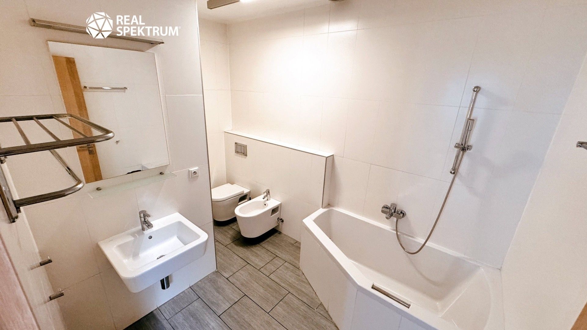 Pronájem komerčního prostoru 125 m² - foto 11