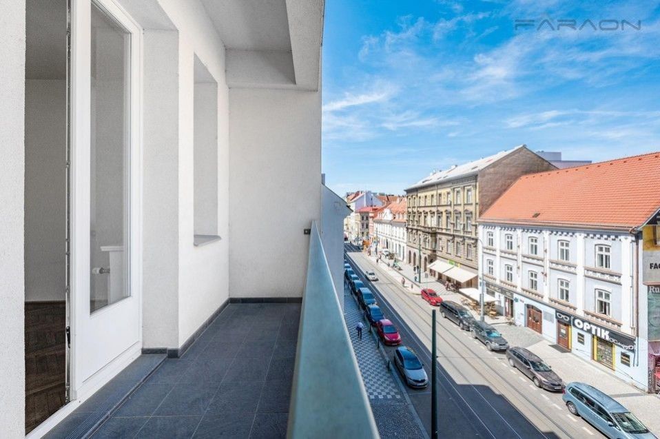 Pronájem bytu 3+kk 110 m² - foto 3