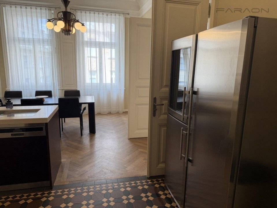 Pronájem bytu 3+1 154 m² - foto 3