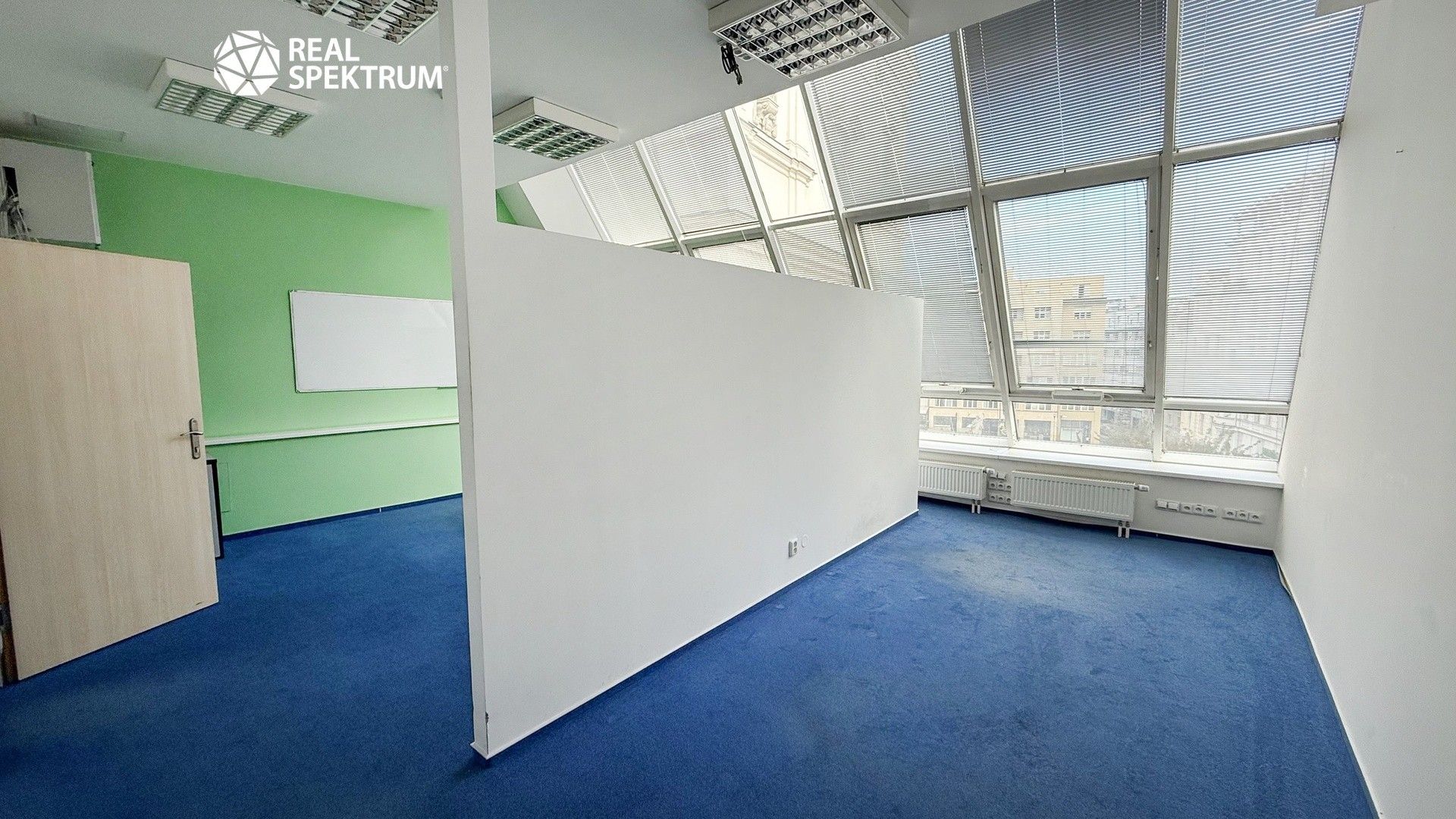 Pronájem komerčního prostoru 141 m² - foto 4